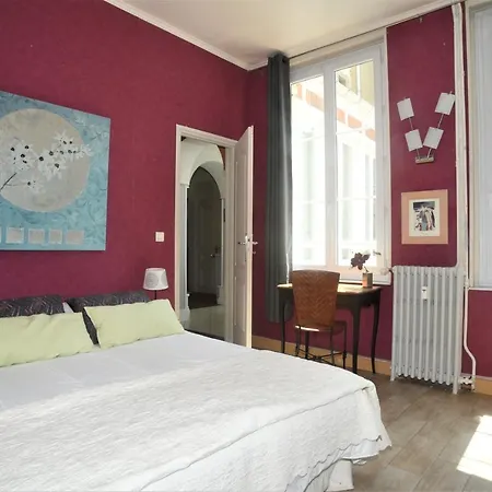 Apartment Place Des Bains *